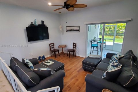 Купить виллу или дом в Форт Майерс, Флорида 3 спальни, 134.99м2, № 1982542 - фото 8