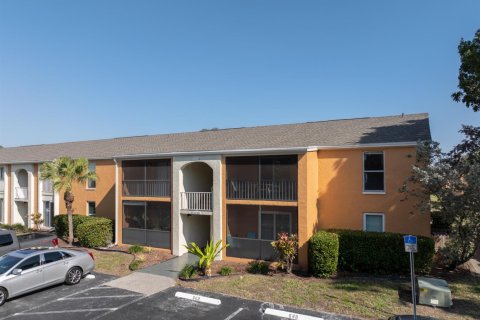 Condo in Fort Myers, Florida, 2 bedrooms  № 2400498 - photo 18