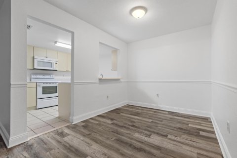 Condo in Fort Myers, Florida, 2 bedrooms  № 2400498 - photo 8