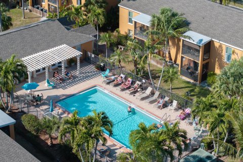 Condo in Fort Myers, Florida, 2 bedrooms  № 2400498 - photo 23