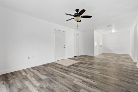 Condo in Fort Myers, Florida, 2 bedrooms  № 2400498 - photo 5