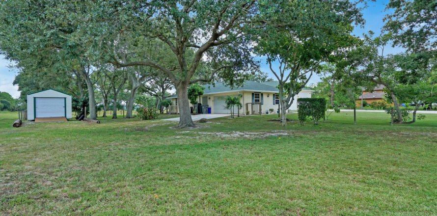 House in West Palm Beach, Florida 3 bedrooms, 143.72 sq.m. № 66839