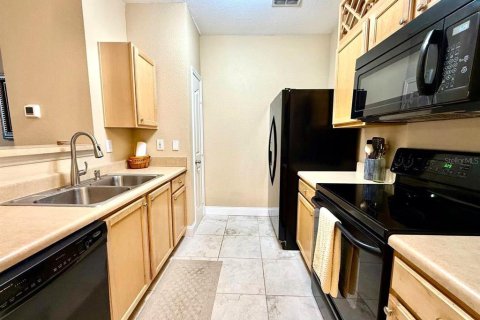 Condominio en alquiler en Tampa, Florida, 2 dormitorios, 89.93 m2 № 1857961 - foto 5