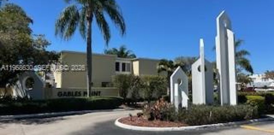 Кондоминиум с 2 спальнями в Майами, Флорида № 2020891