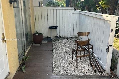 Снять в аренду кондоминиум в Майами, Флорида 2 спальни, 92.9м2, № 2020891 - фото 2