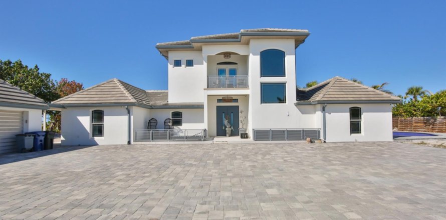 Villa ou maison à Sarasota, Floride 4 chambres, 373 m2 № 2187712