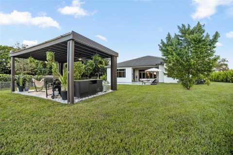 Villa ou maison à louer à Southwest Ranches, Floride: 4 chambres, 339.56 m2 № 2386839 - photo 26