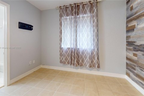 Condo in Miami, Florida, 2 bedrooms  № 1953473 - photo 27