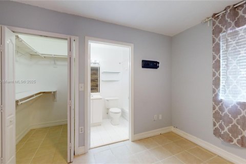Condo in Miami, Florida, 2 bedrooms  № 1953473 - photo 26