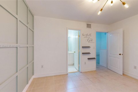 Condo in Miami, Florida, 2 bedrooms  № 1953473 - photo 17