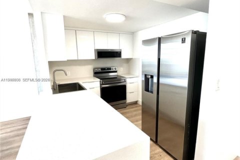 Купить кондоминиум в Норт-Майами, Флорида 1 спальня, 79.43м2, № 2044983 - фото 4