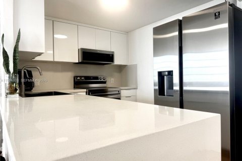 Кондоминиум с 1 спальней в Норт-Майами, Флорида № 2044983