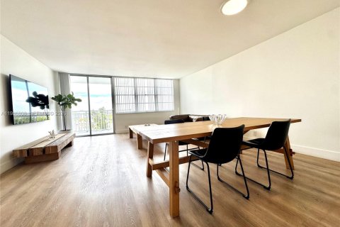 Купить кондоминиум в Норт-Майами, Флорида 1 спальня, 79.43м2, № 2044983 - фото 7