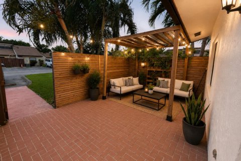 Touwnhouse à vendre à West Palm Beach, Floride: 2 chambres, 99.68 m2 № 2077687 - photo 12