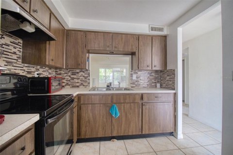 Condo in New Port Richey, Florida, 2 bedrooms  № 2105437 - photo 4