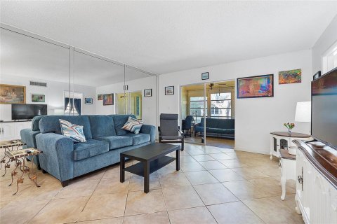 Copropriété à vendre à Margate, Floride: 2 chambres, 80.82 m2 № 2083716 - photo 2