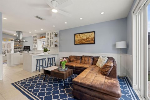 Casa en venta en Miami, Florida, 4 dormitorios, 193.79 m2 № 2026992 - foto 6