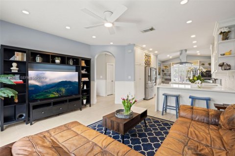 Casa en venta en Miami, Florida, 4 dormitorios, 193.79 m2 № 2026992 - foto 7