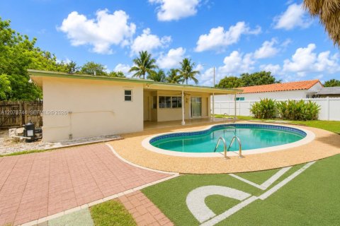Casa en venta en Pembroke Pines, Florida, 3 dormitorios, 118.08 m2 № 2377317 - foto 26