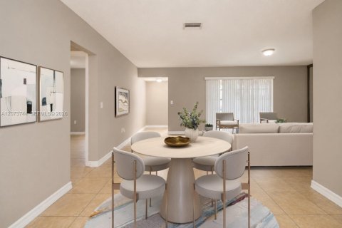 Casa en venta en Pembroke Pines, Florida, 3 dormitorios, 118.08 m2 № 2377317 - foto 7