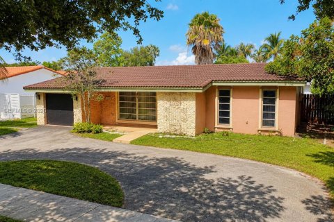 Casa en Pembroke Pines, Florida 3 dormitorios, 118.08 m2 № 2377317