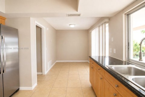 Casa en venta en Pembroke Pines, Florida, 3 dormitorios, 118.08 m2 № 2377317 - foto 20