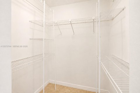 Casa en venta en Pembroke Pines, Florida, 3 dormitorios, 118.08 m2 № 2377317 - foto 12