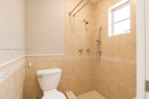 Casa en venta en Pembroke Pines, Florida, 3 dormitorios, 118.08 m2 № 2377317 - foto 11