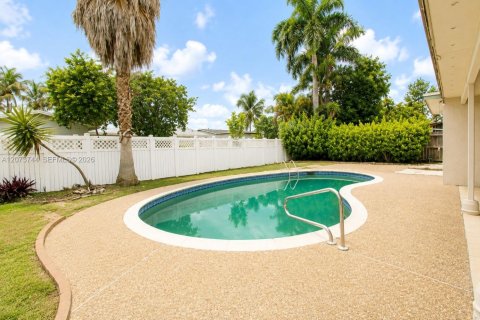 Casa en venta en Pembroke Pines, Florida, 3 dormitorios, 118.08 m2 № 2377317 - foto 24