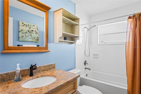 Casa en venta en New Port Richey, Florida, 3 dormitorios, 187.85 m2 № 1899869 - foto 25