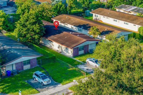 Immobilier commercial à vendre à Hollywood, Floride: 210.33 m2 № 2170109 - photo 26