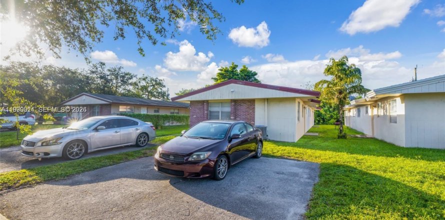 Immobilier commercial à Hollywood, Floride 210.33 m2 № 2170109