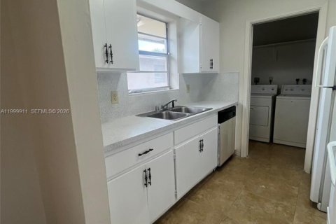 Immobilier commercial à vendre à Hollywood, Floride: 210.33 m2 № 2170109 - photo 11