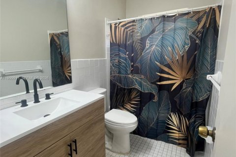 Immobilier commercial à vendre à Hollywood, Floride: 210.33 m2 № 2170109 - photo 12