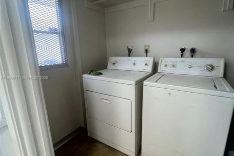 Immobilier commercial à vendre à Hollywood, Floride: 210.33 m2 № 2170109 - photo 13