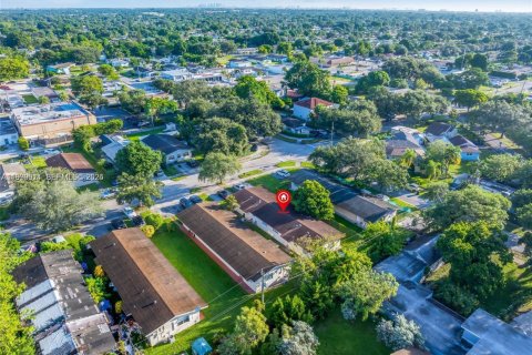 Immobilier commercial à vendre à Hollywood, Floride: 210.33 m2 № 2170109 - photo 22