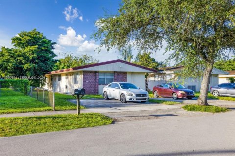 Immobilier commercial à vendre à Hollywood, Floride: 210.33 m2 № 2170109 - photo 3