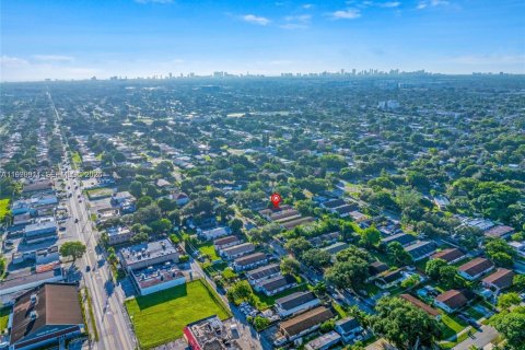 Immobilier commercial à vendre à Hollywood, Floride: 210.33 m2 № 2170109 - photo 25