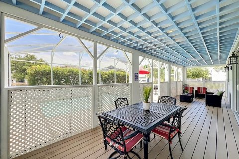 House in Davenport, Florida 8 bedrooms, 363.15 sq.m. № 2110583 - photo 4