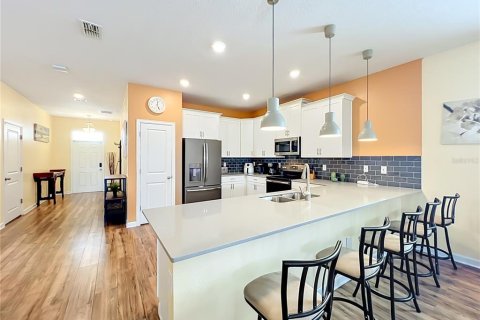House in Davenport, Florida 8 bedrooms, 363.15 sq.m. № 2110583 - photo 20