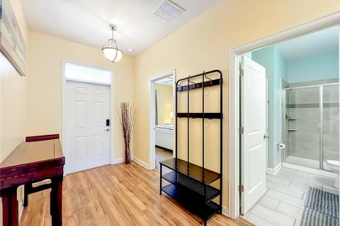 House in Davenport, Florida 8 bedrooms, 363.15 sq.m. № 2110583 - photo 15