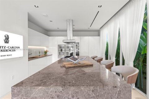 House in Miami Beach, Florida 4 bedrooms, 395.48 sq.m. № 1952539 - photo 29