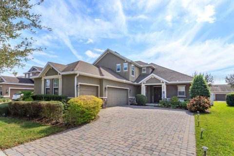 House in Winter Garden, Florida 4 bedrooms, 285.86 sq.m. № 1912461 - photo 1