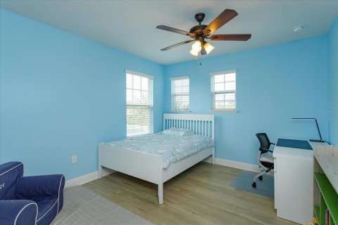 House in Winter Garden, Florida 4 bedrooms, 285.86 sq.m. № 1912461 - photo 17