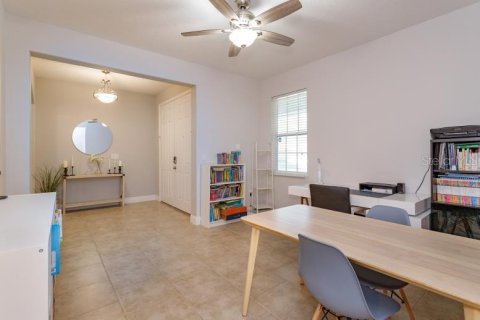 House in Winter Garden, Florida 4 bedrooms, 285.86 sq.m. № 1912461 - photo 9