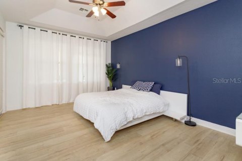 House in Winter Garden, Florida 4 bedrooms, 285.86 sq.m. № 1912461 - photo 10