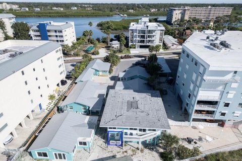 Condo in Indian Shores, Florida, 1 bedroom  № 2195988 - photo 17