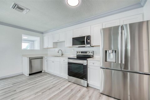 Condo in Indian Shores, Florida, 1 bedroom  № 2195988 - photo 5