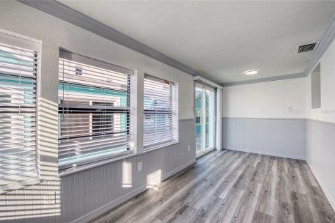 Condo in Indian Shores, Florida, 1 bedroom  № 2195988 - photo 7