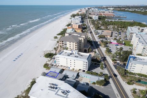 Condo in Indian Shores, Florida, 1 bedroom  № 2195988 - photo 14